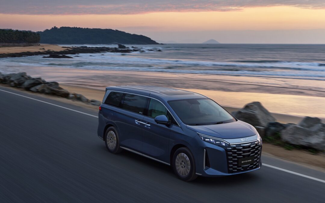 BYD M9