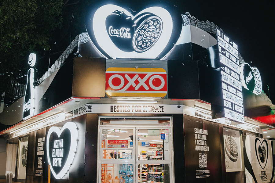 besties coca cola oreo tienda insignia brand experience takeover