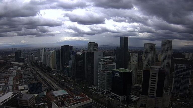 Tormenta negra. Cortesía Webcams de México