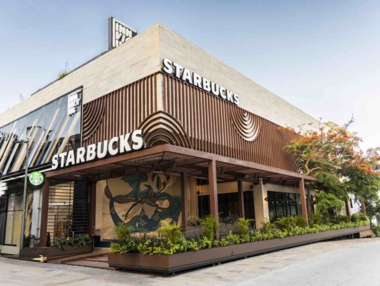 Starbucks Playa del Carmen - Playa Básico