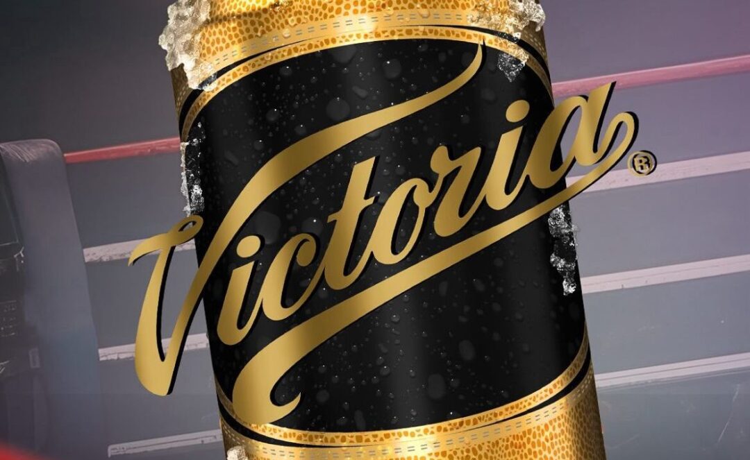La pelea del Canelo vs Crawford es el 13 de septiembre y Cerveza Victoria y Netflix lo celebran con lata de colección. Foto: Cortesía Cerveza Victoria