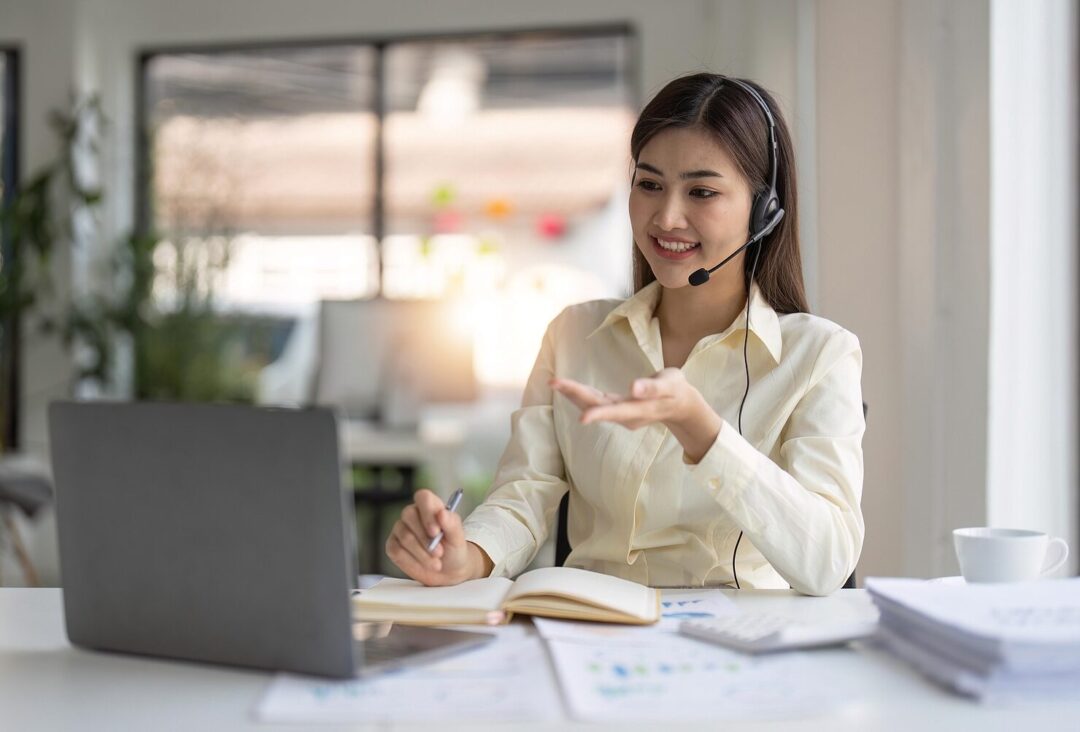 Mujeres en la oficina. Foto: Bigstock.