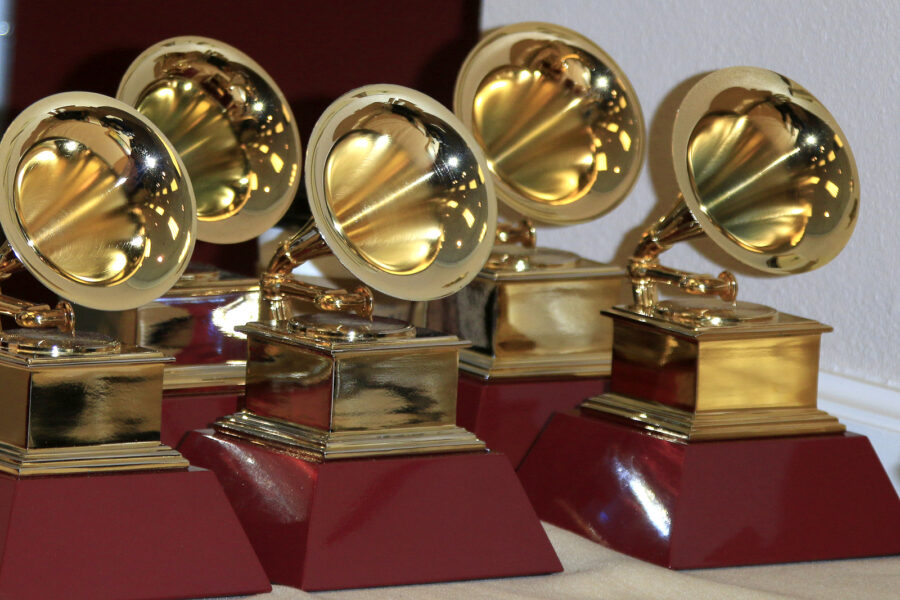 Se ha revelado la lista oficial de nominados por categoría de los Latin Grammy 2025. Foto: Bigstock