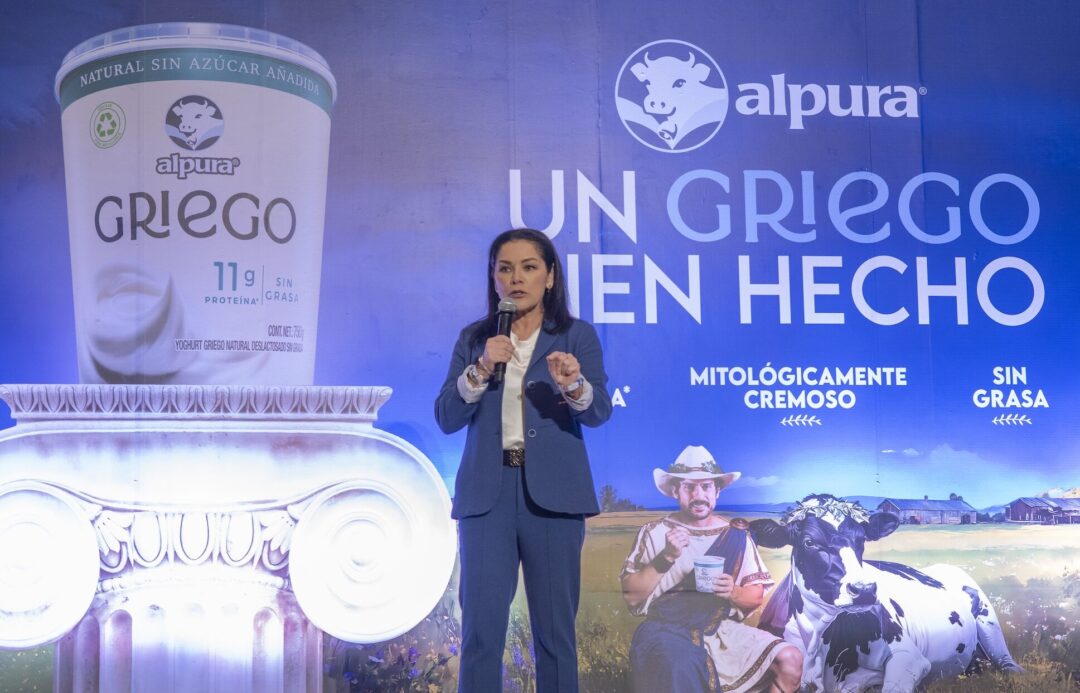 Tanya Avellán, Directora General de alpura, presenta su nuevo yoghurt griego. Foto: Cortesía alpura.