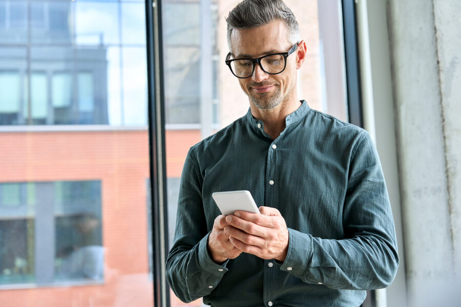 Conoce cómo puedes cambiar el MTU desde la app de Santander antes del 1 de octubre de 2025. Foto: Bigstock