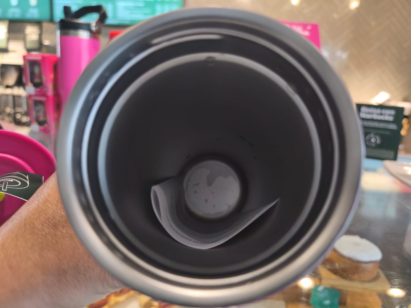 Vaso Barbie x Starbucks. Imagen: InformaBTL