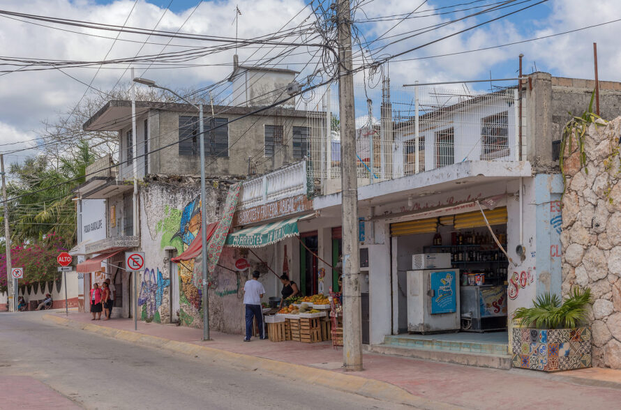 La ANPEC advirtió sobre los riesgos que hay para el canal tradicional si aumentan el IEPS en 2026. Foto: Bigstock