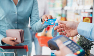 Consumidor de más de 50 años, clave en las compras en México. Foto: Bigstock