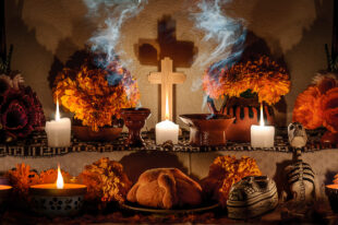 Descubre qué almas llegan del más allá a la ofrenda de Día de Muertos cada 29 de octubre. Foto: Bigstock
