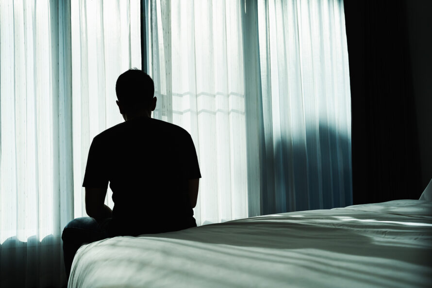 Tito Fuentes, gutarrista de Molotov, mostró en una foto en su cuenta de Instagram cómo lucía su rostro tras una cirugía a causa de sus adicciones, una que, según el músico, es para que la gente reflexione sobre salud mental. Foto: Bigstock