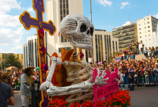 Desfile de Día de Muertos 2025 en CDMX. Foto:Bigstock