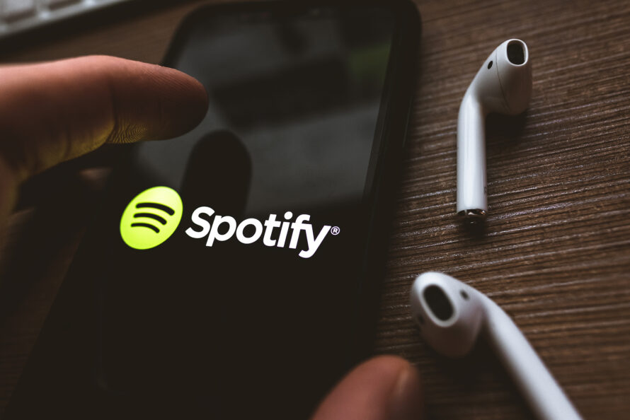 Ya podrás reproducir música gratis de Spotify desde ChatGPT. Te explicamos cómo funciona. Foto: Bigstock