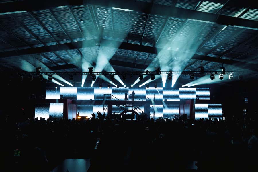En una late-night show vibrante, se presentó con éxito la nueva Nissan Kicks 2025. Ratpack