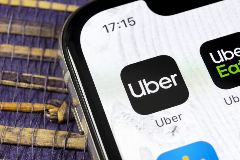 Uber ya podrá operar en aeropuertos de México. Conoce los detalles de esta decisión de una jueza federal. Foto: Bigstock