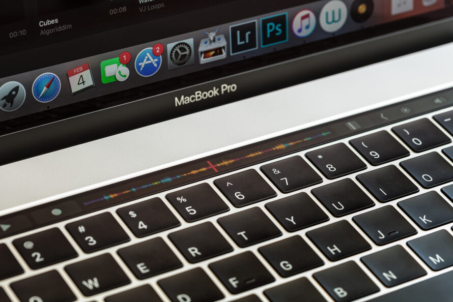 Apple lanzó su nueva MacBook Pro con un chip M5. Conoce sus características, precio y disponibilidad en México. Foto: Bigstock