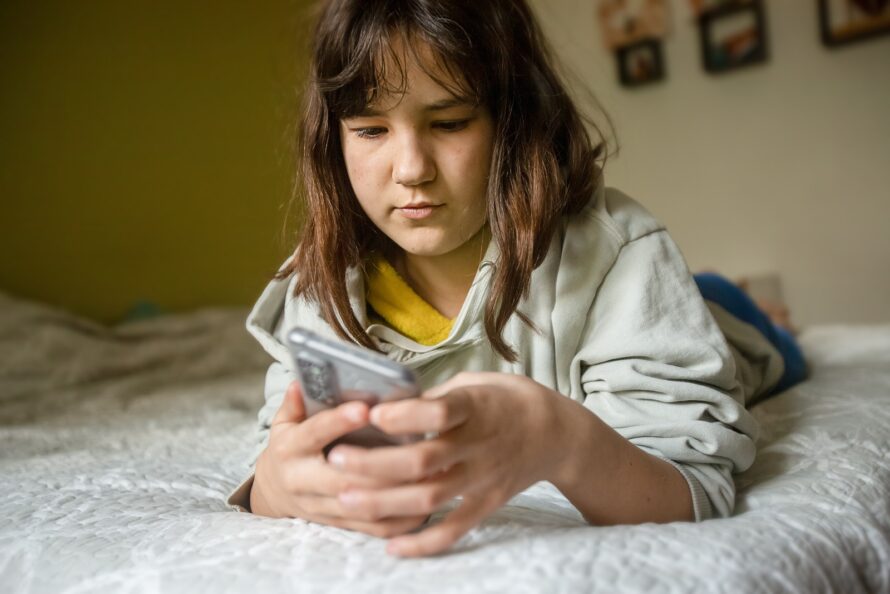 Los adolescentes no podrán ver publicaciones clasificadas como inapropiadas. Foto: Bigstock