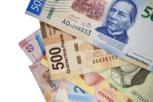 Aumento al salario mínimo 2026 en México. Foto: Bigstock