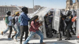 Marcha 20 de Noviembre. Imagen Gemini IA