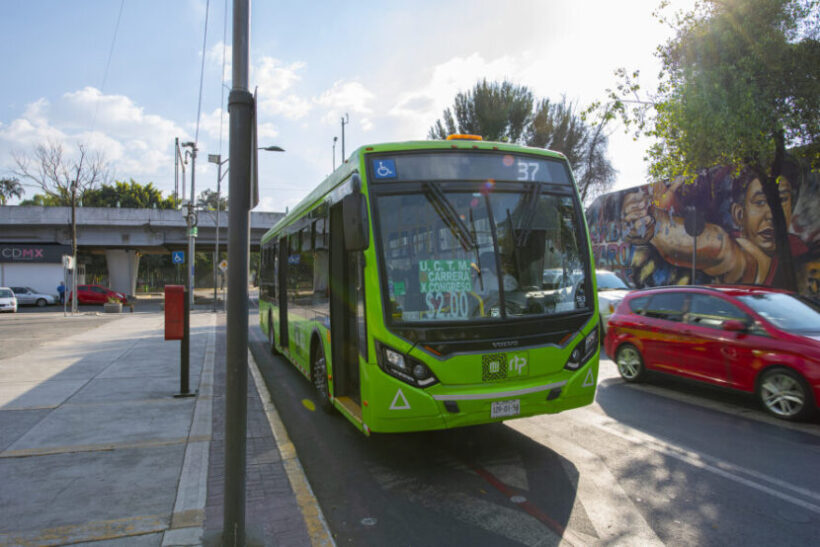 Conoce qué unidades de transporte público aplicarán nueva tarifa que aumentó 1.50 pesos por pasaje. Foto: Bigstock