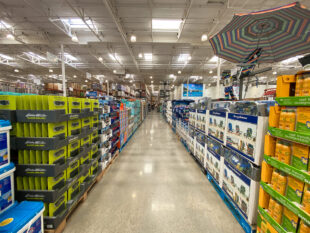 Black Friday 2025 en Costco y Sam's Club. Foto: Bigstock