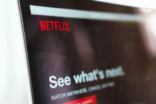 Netflix y su intención de comprar Warner Bros. Discovery. Foto: Bigstock