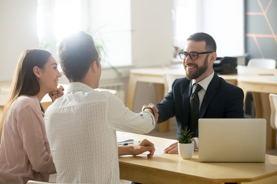 Día del Empleado Bancario. Foto: Bigstock