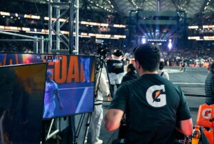 Gatorade redefine la narrativa deportiva con "The Sportscaster Game" en la final de la Kings & Queens League. Foto: Cortesía Gatorade.
