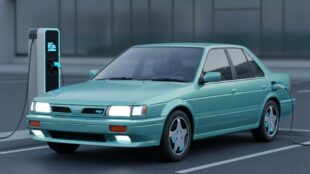 Nissan Tsuru eléctrico. Imagen Gemini IA