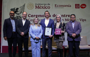 Vips recibe certificado Hecho en México. Foto: Cortesía Vips