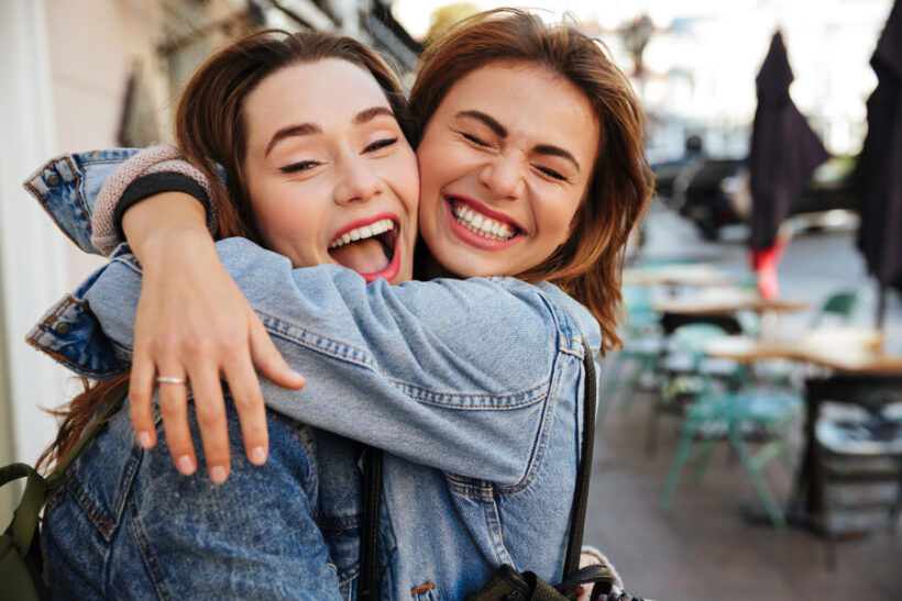 21 de enero, Día Internacional del Abrazo. Foto: Bigstock