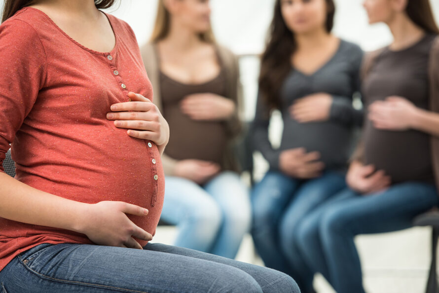 Pensión del Bienestar para Madres Solteras 2026. Foto: Bigstock