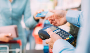 Terminales Punto de Venta móviles y sunimpacto en retail. Foto: Bigstock