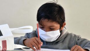 Cubrebocas en escuelas de Edomex por sarampión. Imagen SEP