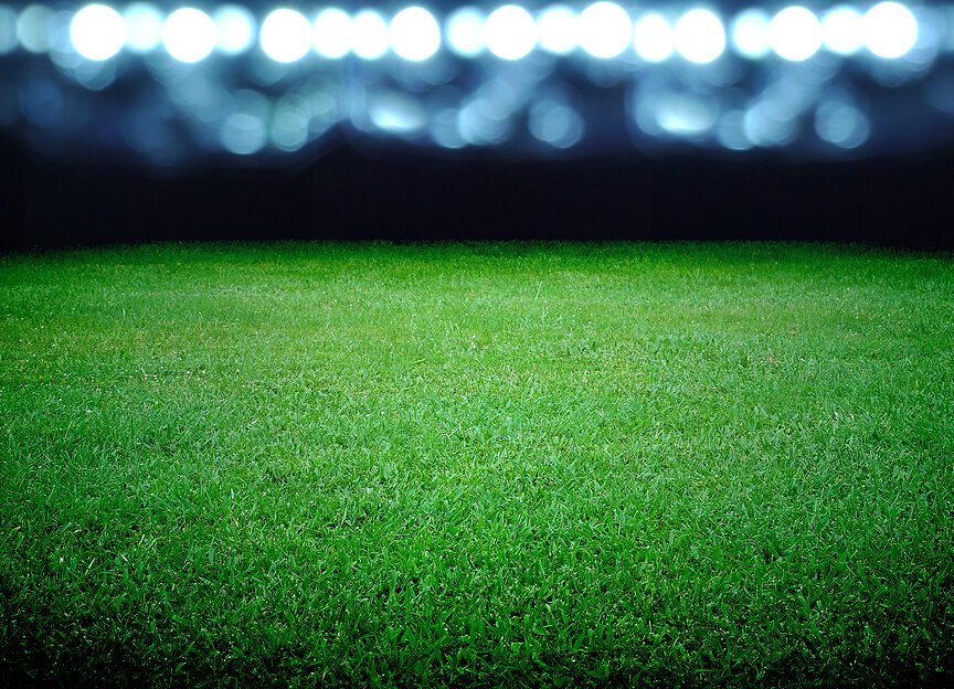 FIFA autoriza pausas comerciales durante partidos de la Copa del Mundo 2026. Jugadores mundialistas generan compensaciones millonarias de FIFA para clubes como Manchester City, Bayern, América y Chivas. Foto: Bigstock.