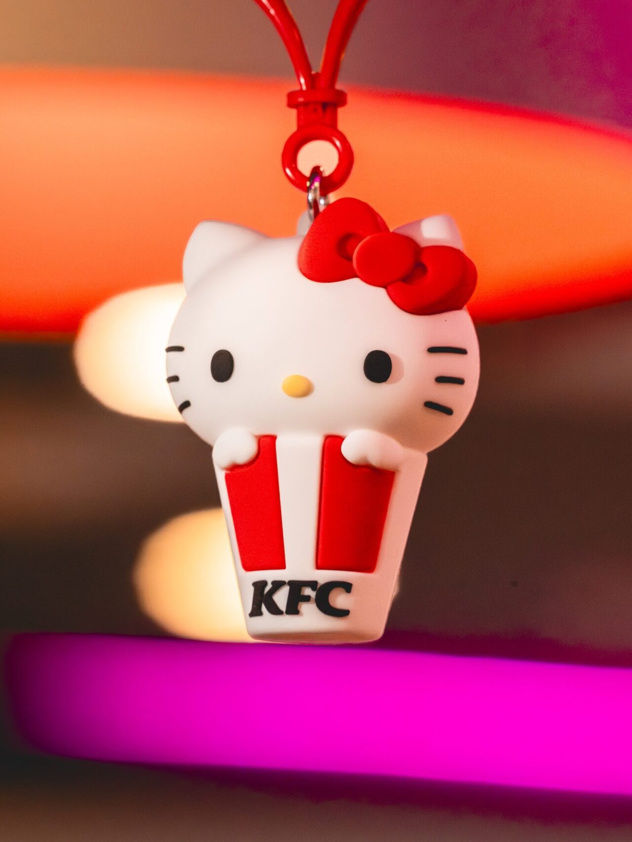Coleccionables Hello Kitty en KFC Monterrey. Foto: Cortesía KFC.