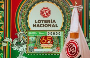 Panini y Lotería Nacional lanzan boleto conmemorativo. Foto: Cortesía Panini.