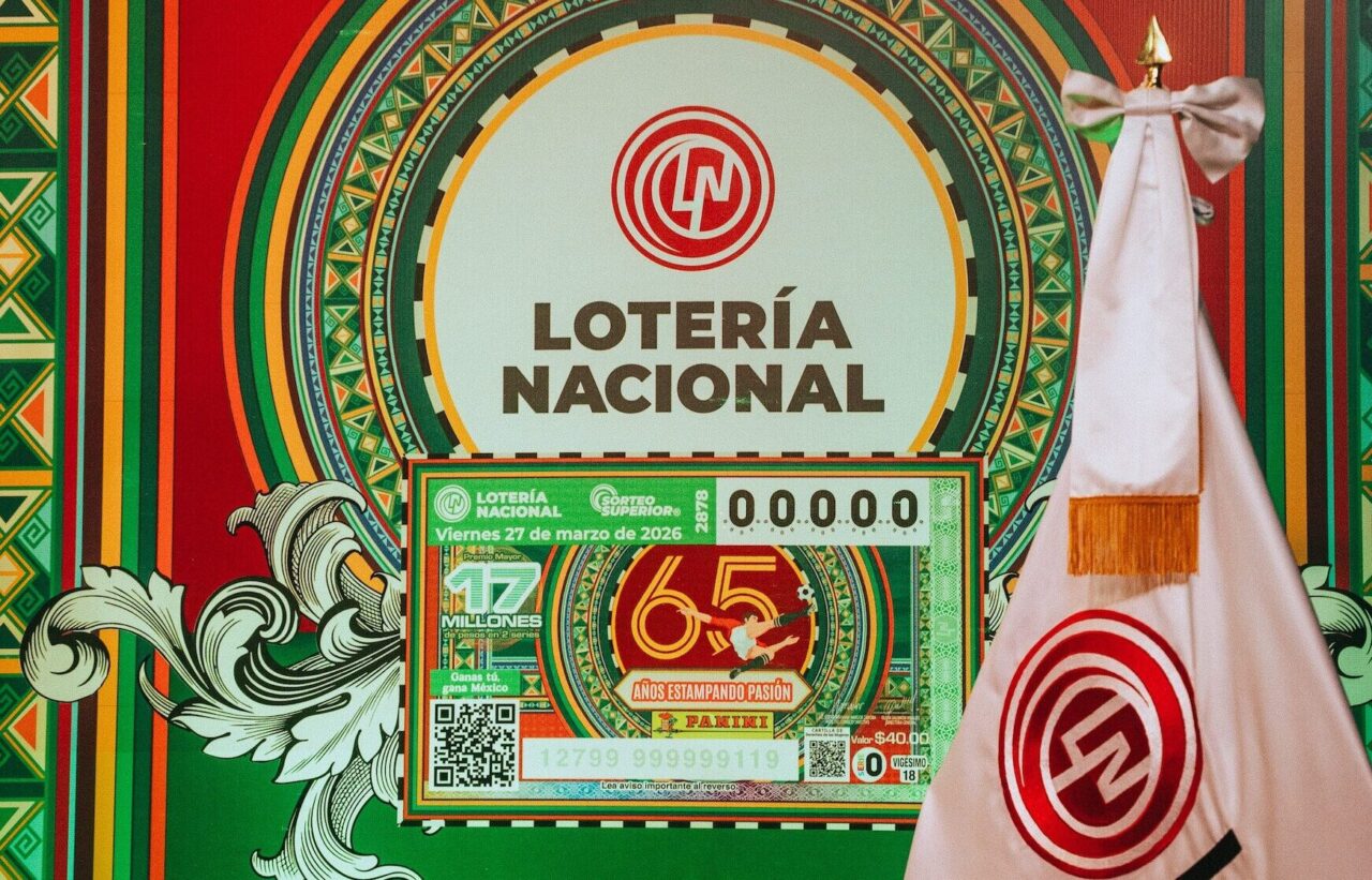 Panini y Lotería Nacional lanzan boleto conmemorativo. Foto: Cortesía Panini.