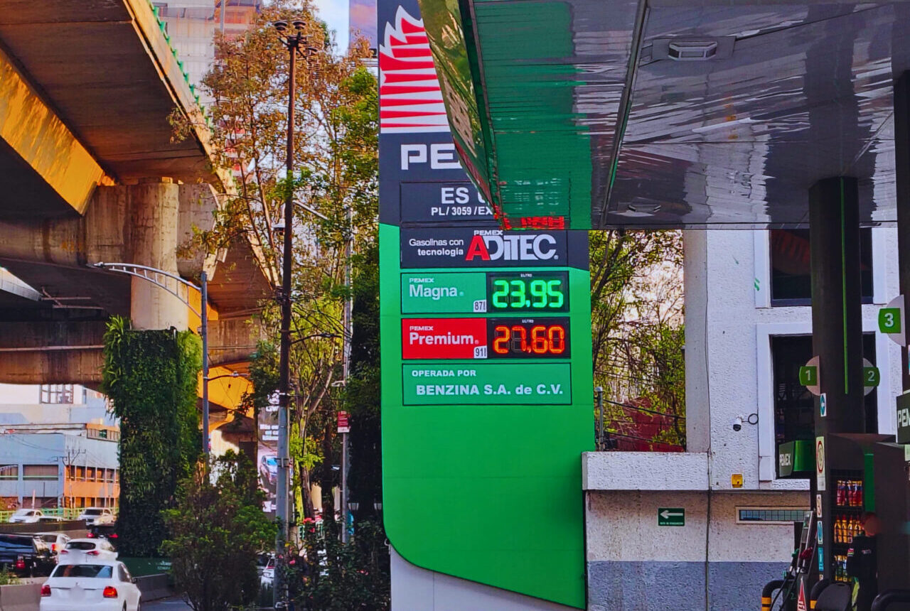 El precio de la gasolina sube. Foto: Alberto Sánchez / InformaBTL.