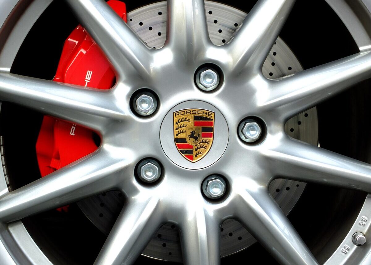 Porsche vende su participación en Bugatti y Rimac. Foto: Bigstock.