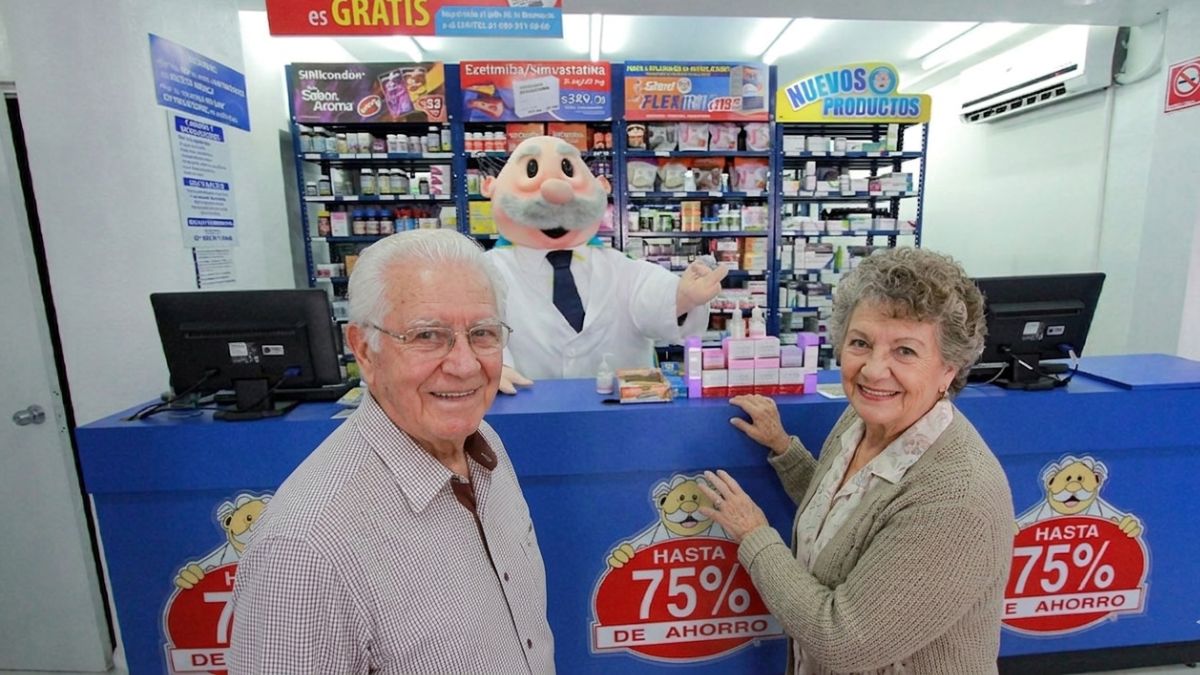 Farmacias Similares colaboración con INAPAM. Imagen marcas