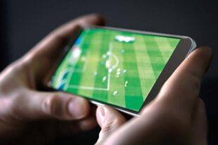 El fan ya no no ve partidos, vive ecosistemas. Foto: Bigstock.