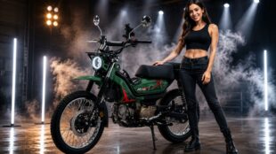 La Italika AT135X Verde destaca por su diseño aventurero, precio accesible, velocidad competitiva y parecido con la Honda CT125 Hunter Cub.