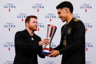 Canelo Álvarez entregará el primer Superior Player of the Match de Michelob Ultra en la inauguración de la Copa del Mundo 2026. Imagen: Cortesía / IA